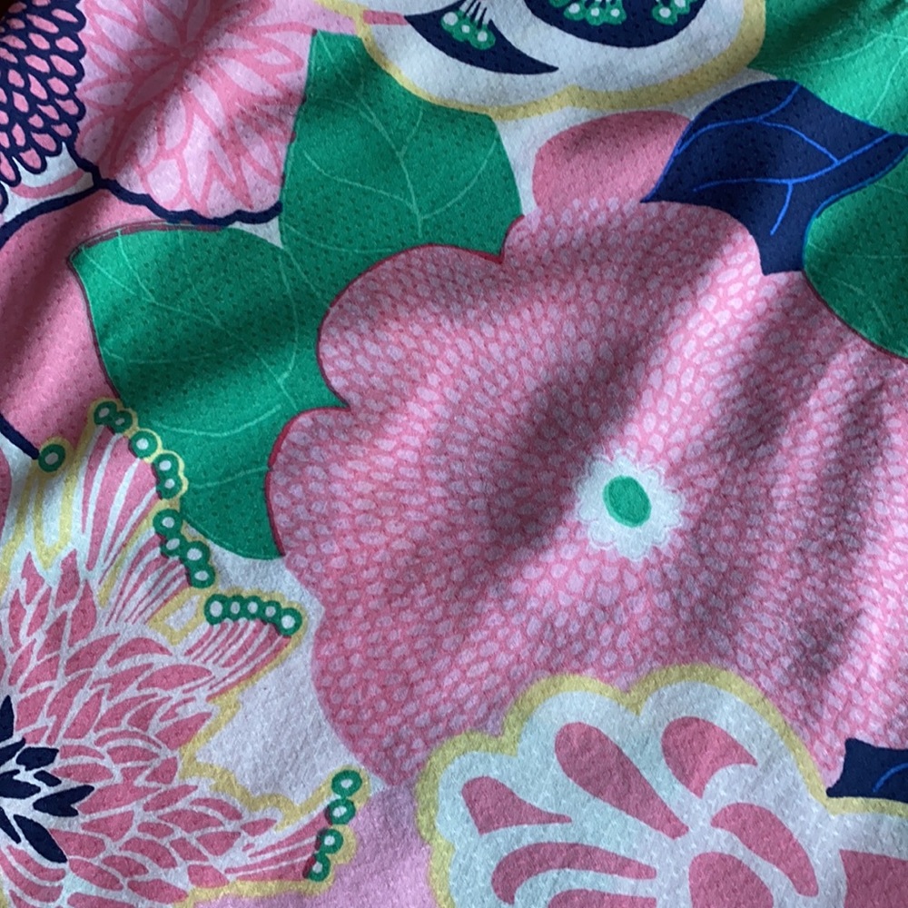 Beautiful Patterned Top! - image 8